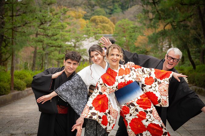 A Privately Guided Photoshoot in Beautiful Kyoto by a Pro - Gion: Traditional Streets and Little Shrine Details for Strong Portraits
