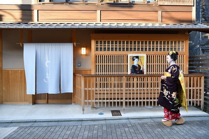 Authentic Kyoto Gion Geisha/Maiko Cultural Experience - Photos are allowed, but manners matter more on tatami
