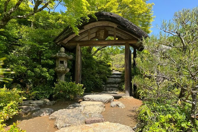Bamboo Grove Temple and Garden Views Tour - Iwatayama Monkey Park: the hike and how to enjoy it