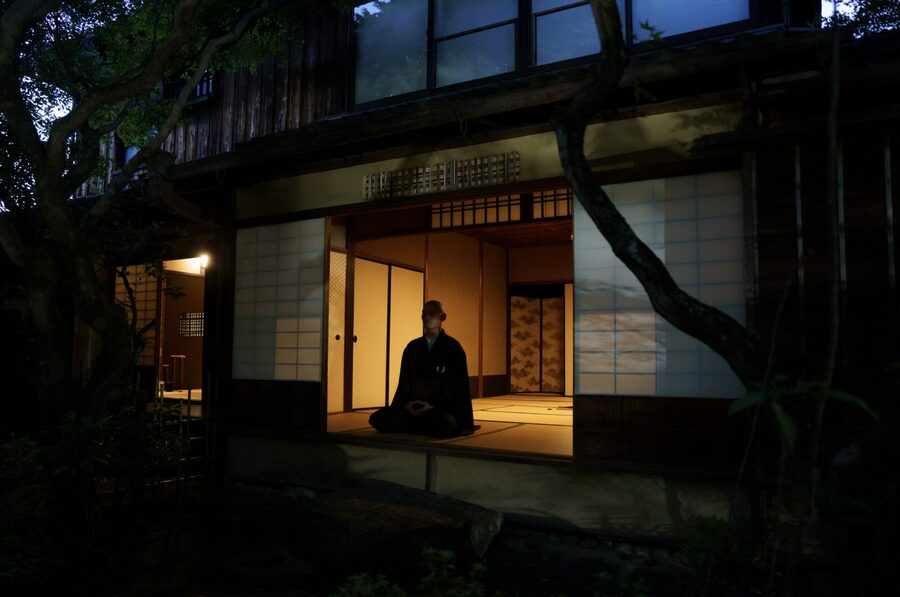 Candlelit Zen: Evening Meditation at Kyoto’s Secret Temple - The monk-led Zazen practice: breathing, posture, and detaching without drama