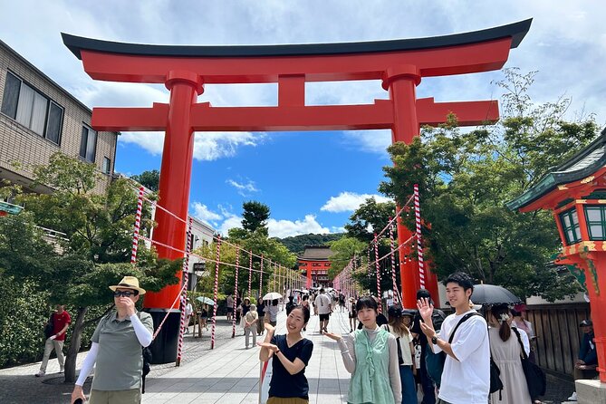 Crowd-Free Kyoto: Fushimi Inari, Nijo Castle & Kinkaku-ji - What a private guide adds at Fushimi Inari, Nijo Castle, and Kinkaku-ji