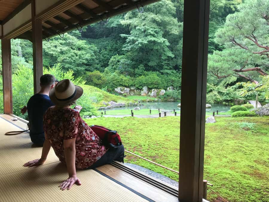 Cycle Kyoto's Hidden Gems & Gion Stroll - Switching gears: a 30-minute Gion or Pontocho stroll with Geisha context