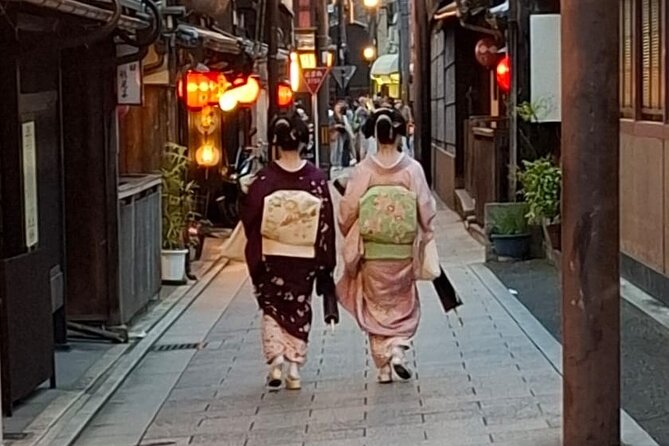 Discover Kyoto by Bike Full Day Tour - The opening loop: Toji, Umekoji Park, and university life