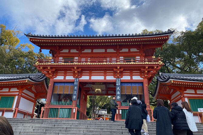 Discover the Secrets of Fushimi Inari and Gion with a Local Guide - Fushimi Inari-taisha: The Torii Gates Walk That Needs More Than a Quick Glance
