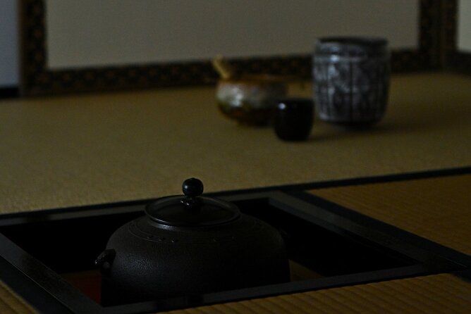 Experience a tea ceremony in an authentic tearoom, in Kyoto! - Seating, knees, and comfort in a traditional setting