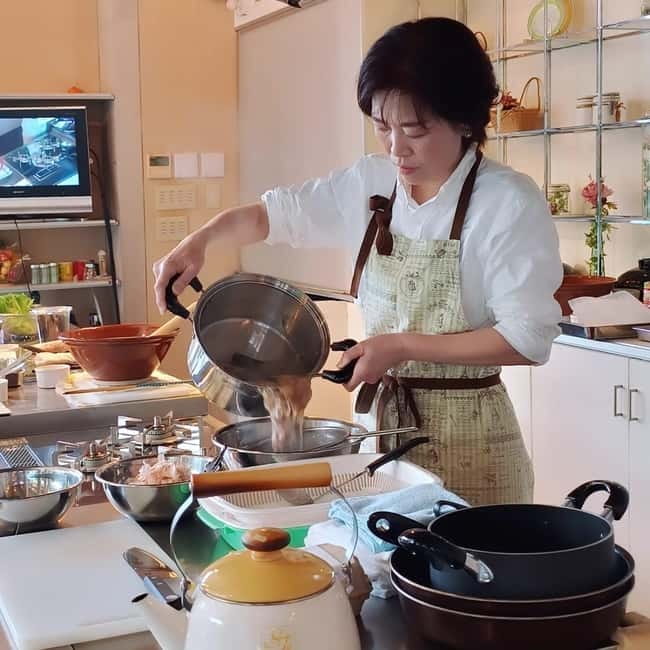 Experience Authentic Japanese Home Cooking in Kyoto - Knives in Kyoto: Learning Control, Not Just Cooking