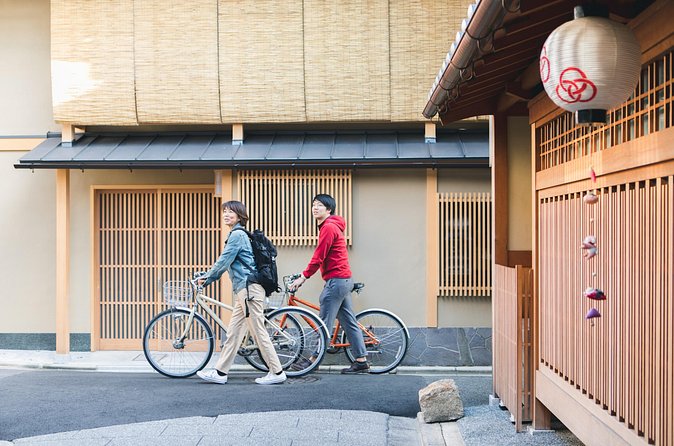 Explore Hidden Alleyway with a Local Expert (Afternoon Tour) - Miyagawacho Kaburenjo: Traditional Wooden Houses and a Softer Side of Geisha Districts