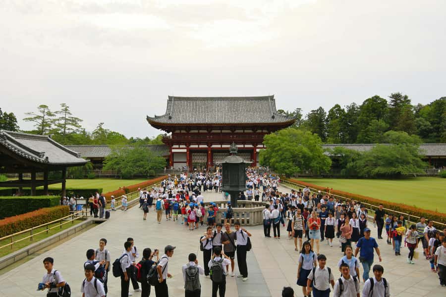 From Osaka: Nara, Kiyomizu-dera & Fushimi Inari Trip - Sannenzaka Streets: Traditional Builds, Tea House Atmosphere, and Photo Stops