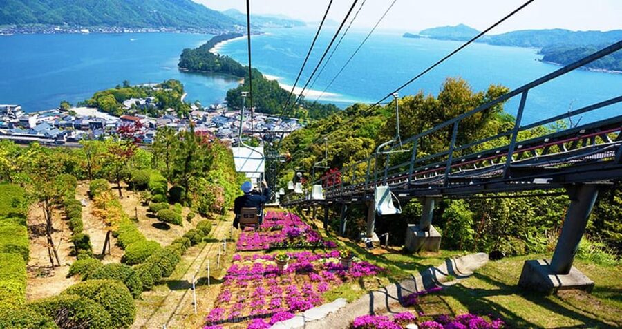 FromOsaka/Kyoto:Hiroshima & Miyajima Private Tour with Lunch - Hotel pickup to Hiroshima, that 3.5-hour van ride you can actually tolerate