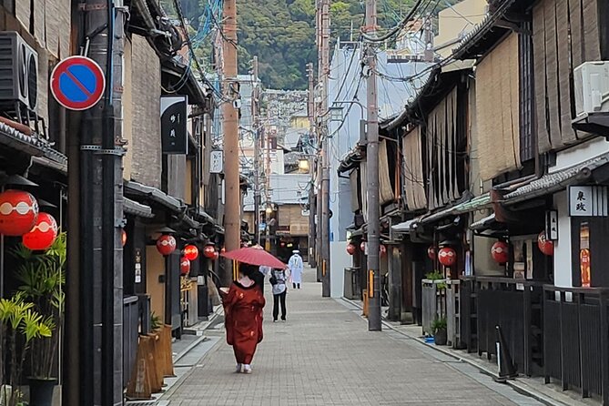 Full Day Guided Tour to Kyoto and Nara from Osaka by Van - Fushimi Inari-taisha Shrine: torii gates and an easy photo win