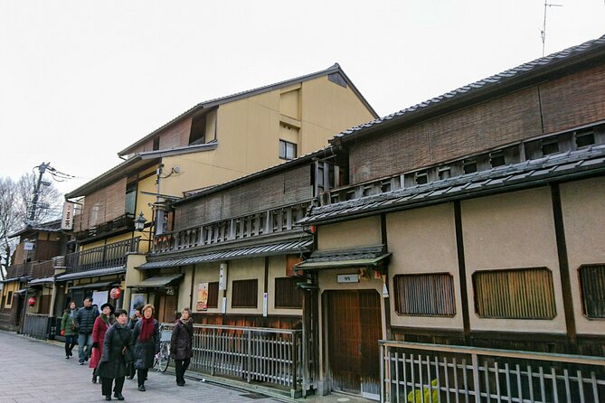 Full Day Guided Tour to Kyoto and Nara from Osaka by Van - Todai-ji Temple and the Great South Gate: big scale, short and sweet