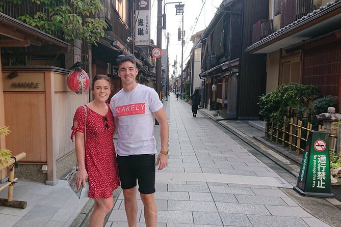 Gion and Fushimi Inari Shrine Kyoto Highlights with Government-Licensed Guide - The geisha-culture angle: what the guide helps you notice