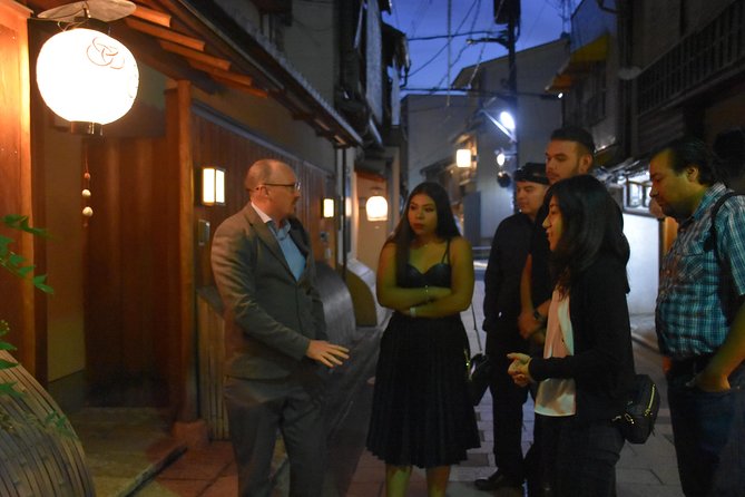 Gion Night Walking Tour - Small-group attention, not a cattle-car tour
