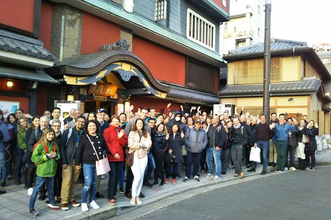 Gion Walking Tour by Night - Geiko vs Maiko: What You Learn as You Walk the Streets