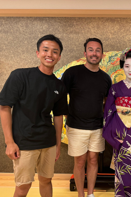 Gion Walking Tour, Geisha Show and Japanese Game in Kyoto - Tea and Snack Included: Small Things That Keep the Tour Comfortable