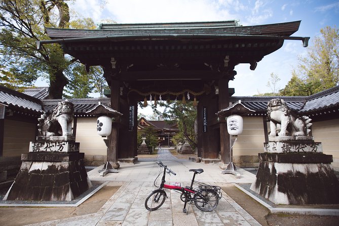 Hidden Kyoto E-Biking tour - Daitoku-ji Temple Complex: Zen gardens and quieter worship spaces