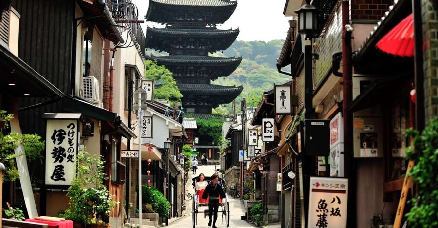Higashiyama | Kyoto: Sakura Season Private Rickshaw Tour - Why a Higashiyama Rickshaw Feels Right in Sakura Season