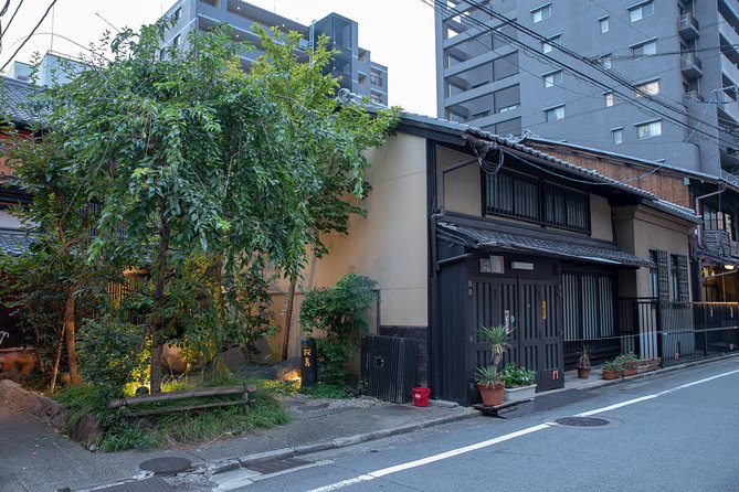 Highlights & Hidden Gems With Locals: Best of Kyoto Private Tour - Kyoto Municipal Zoo: feudal-era feel in a place you might skip