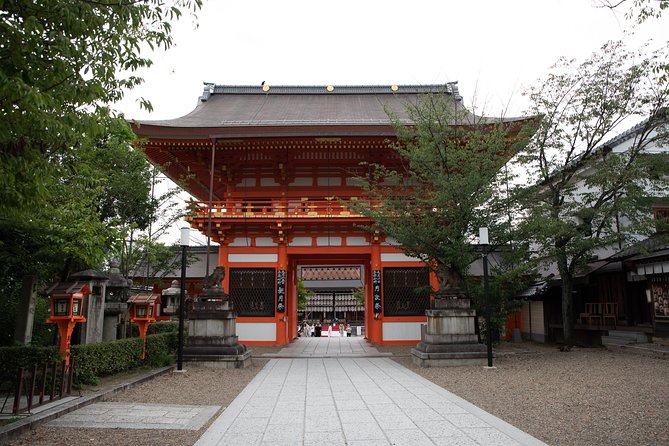 Highlights & Hidden Gems With Locals: Best of Kyoto Private Tour - Yasaka Shrine and the Asuka-era connection