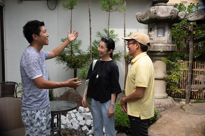 Highlights & Hidden Gems With Locals: Best of Kyoto Private Tour - Coffee before the second Yasaka stop