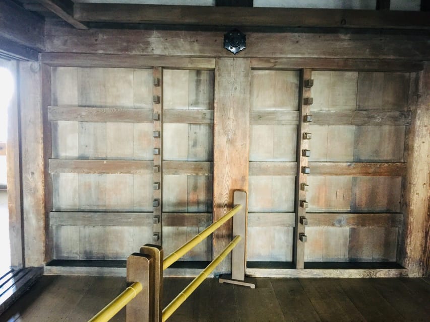 Himeji: Private Guide Tour of the Castle from Osaka or Kyoto - First stop near Himeji Station: get your bearings before the climb