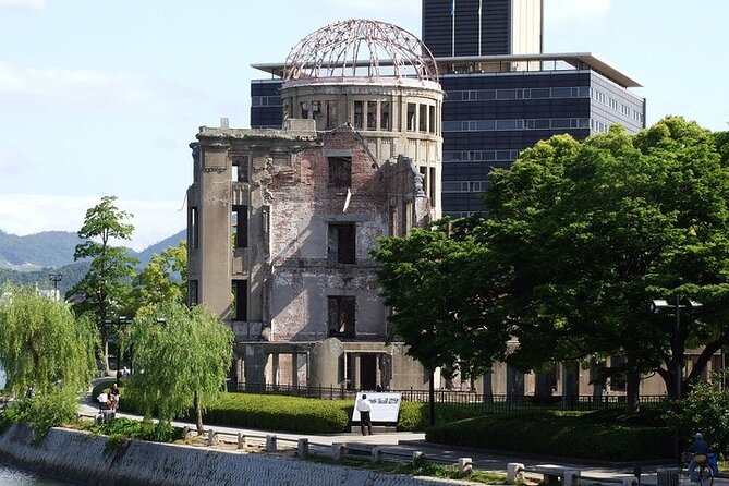 Hiroshima and Miyajima 1 Day Private Tour from Kyoto or Osaka - Miyajima and Itsukushima Shrine: the torii moment you came for