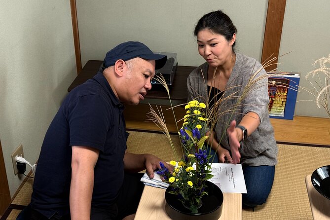 Ikebana Floral Design Workshop in Kyoto - Getting Set Up: Tools, Tea, and a Photo Corner