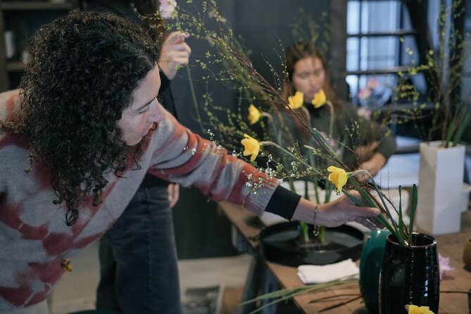 Ikebana Traditional Japanese Art of Flower Arranging - Nageire and Moribana: why learning two styles is worth your time