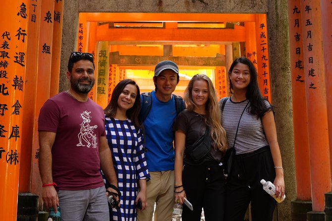 Inside of Fushimi Inari - exploring and lunch with locals - Meeting point at Great Torii Japan and how the start flows