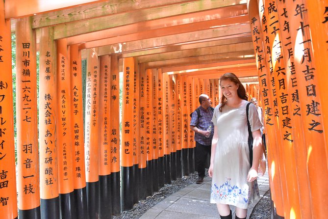 Inside of Fushimi Inari - exploring and lunch with locals - The summit push to the 233m top shrine