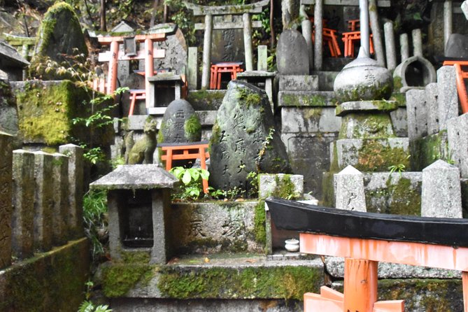 Inside of Fushimi Inari - exploring and lunch with locals - Lunch and the in-between breaks that keep the hike enjoyable