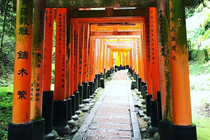 Inside of Fushimi Inari - exploring and lunch with locals - Value for $72.26, and what makes the price make sense