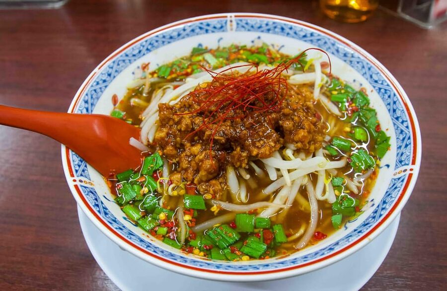 Insider Kyoto Ramen Tour - Stop One: A Kyoto Ramen Shop Where the Room Shapes the Bowl