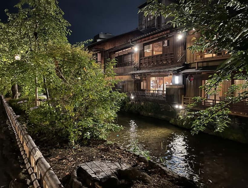 Kioto: Gion Tour, recorrido a pie (Español/Castellano) - Tatsumi Jinja and Tatsumi Bridge for a quieter reset