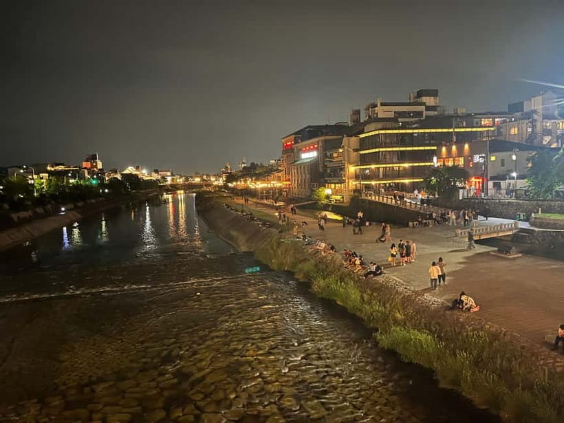 Kioto: Gion Tour, recorrido a pie (Español/Castellano) - Gion-Higashi and Yasaka Shrine, where the name Gion starts