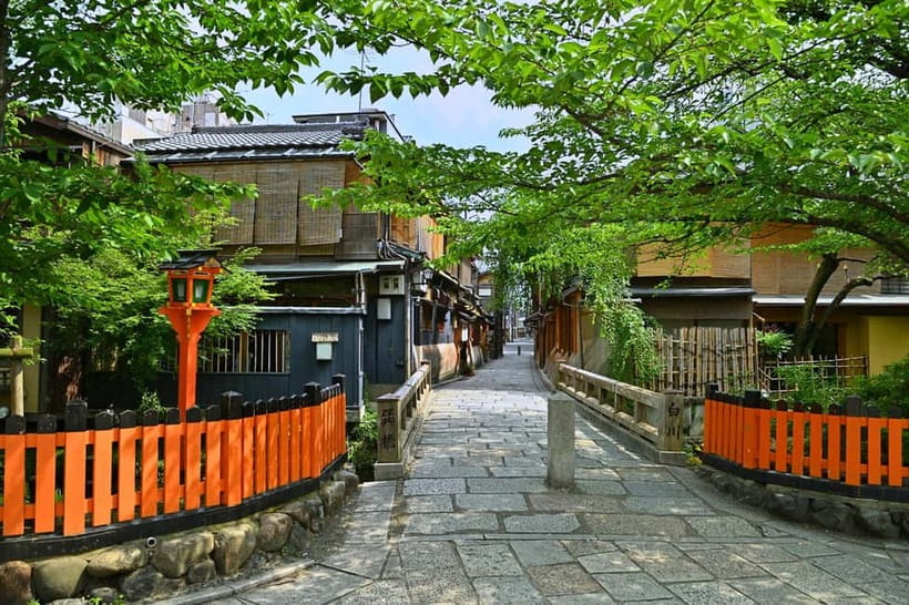 Kioto: Gion Tour, recorrido a pie (Español/Castellano) - The guide style that turns streets into answers