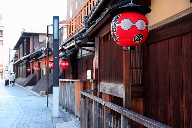 Kiyomizu Temple and Backstreets of Gion, Half Day Group Tour - Sannenzaka and Ninenzaka: The Slopes That Turn Sightseeing Into a Walkable Story