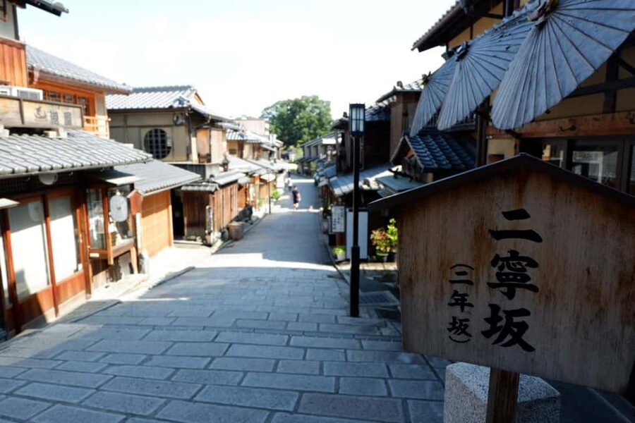 KIYOTO’s Kyoto Private Tour: Highlights & Hidden Gems - Arashiyama Bamboo Forest: how to enjoy it when everyone wants the same shot