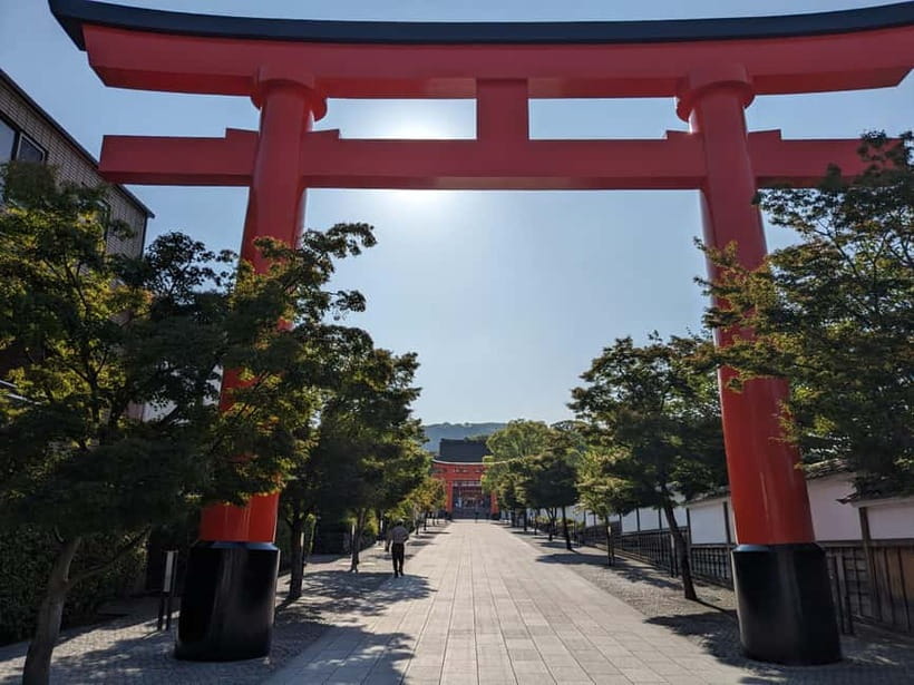Kyoto: 1.5-Hour Guided Tour of Fushimi Inari Shrine - What you get for $32: guide value on a short classic