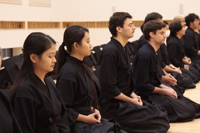 Kyoto 2 Hours Genuine Kendo / Samurai Experience In Japan - Putting on kendo armor and learning rules the right way