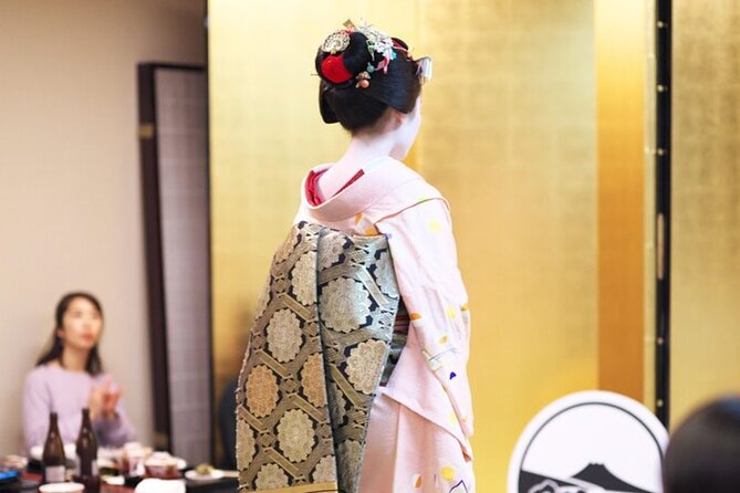 Kyoto 4 hr Gion Private Guided Tour & Maiko or Geisha Dinner - Price and value: what you are actually paying for in a private Kyoto night