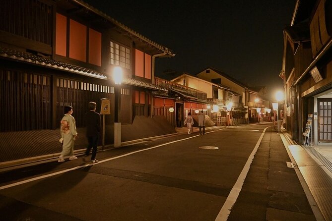 Kyoto 5-Star Geisha Night Walk: Small-Group Authentic Experience - Shrines and Zen context: Yasui-Konpiragu, Hōkan-ji, and a night temple mood