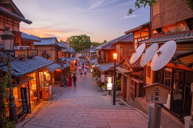 Kyoto 5-Star Geisha Night Walk: Small-Group Authentic Experience - Pontocho District: finishing in the narrow geisha-and-nightlife lanes
