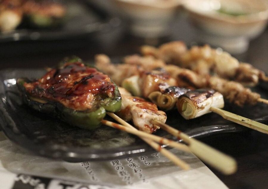 Kyoto: Casual Pontocho Evening Food Tour - How the tastings and two drinks play out stop by stop