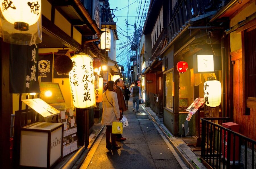 Kyoto: Casual Pontocho Evening Food Tour - The food stories you hear as you walk the back lanes