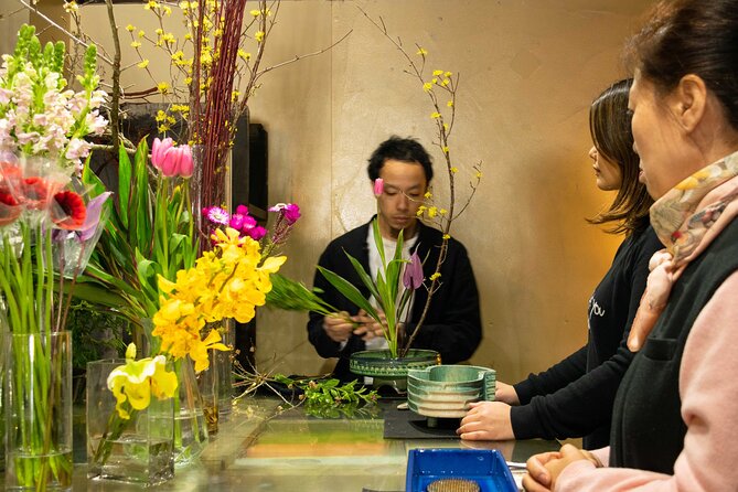 Kyoto Cultural IKEBANA Experience@SEKKA FLOWERS - Learn Wabi-Sabi and Classical Forms, Then Place Your Work in the Tokonoma