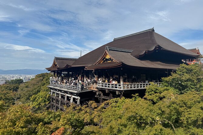 Kyoto Early Bird English Tour: Fushimi Inari & Gion(Private opt) - Yasaka Pagoda (Hokanji): The Uncannily Large Wooden Structure