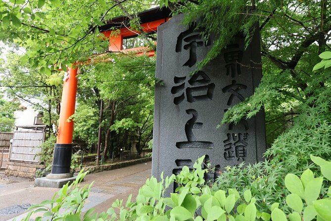 Kyoto Early Bird Tour in Uji and Fushimi Inari - What Genki teaches you about Shinto and Buddhism