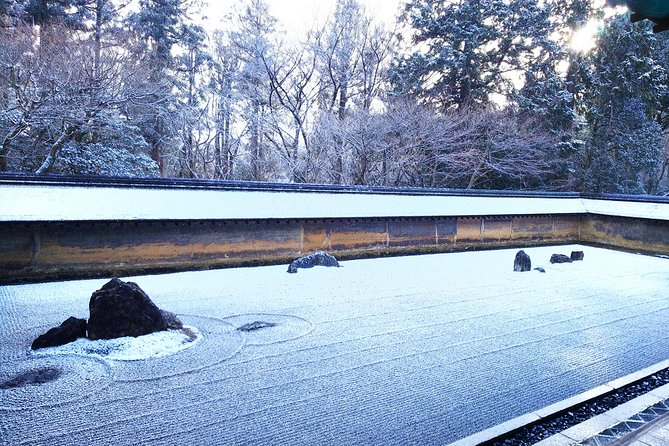 Kyoto Early Riser Golden One-Day Walking Tour - Stop 4: Kinkakuji Golden Pavilion and the photo pressure