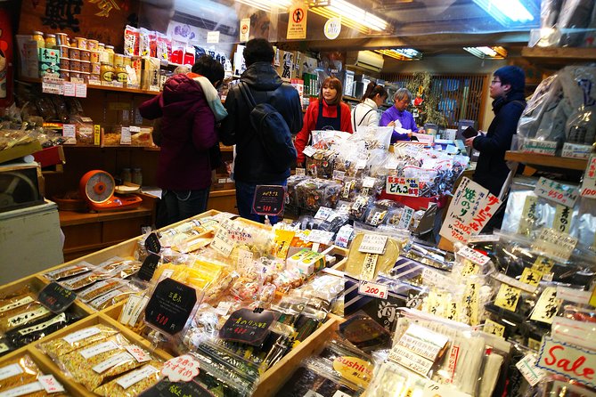 Kyoto Early Riser Golden One-Day Walking Tour - Stop 5: Nishiki Market, snacks, and how to make 40 minutes count